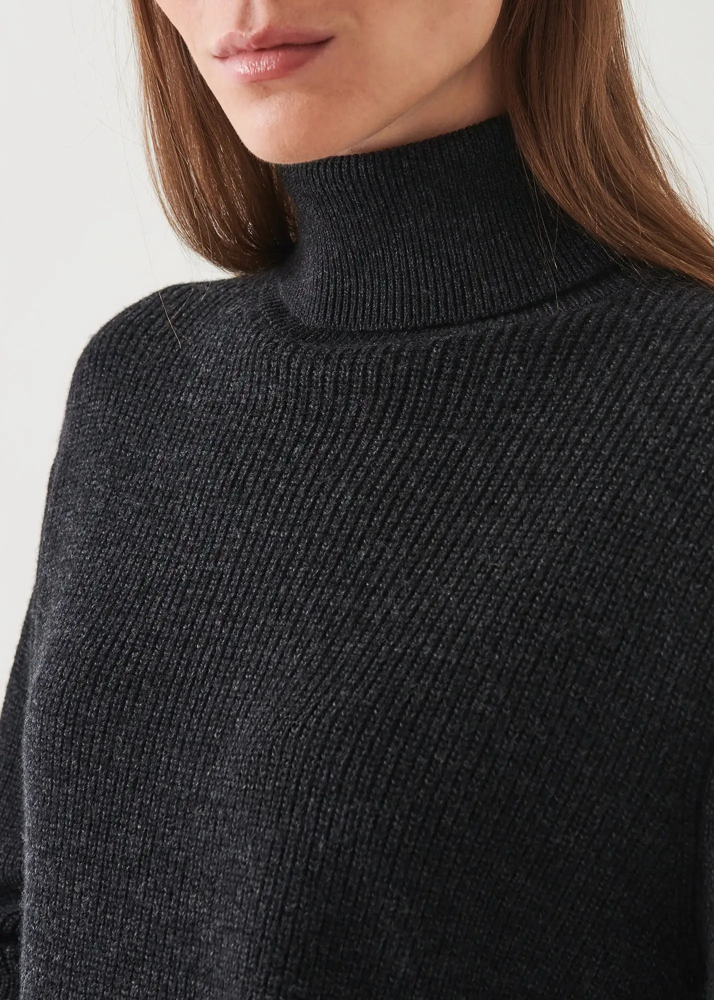 BOYFRIEND RIBBED TURTLENECK