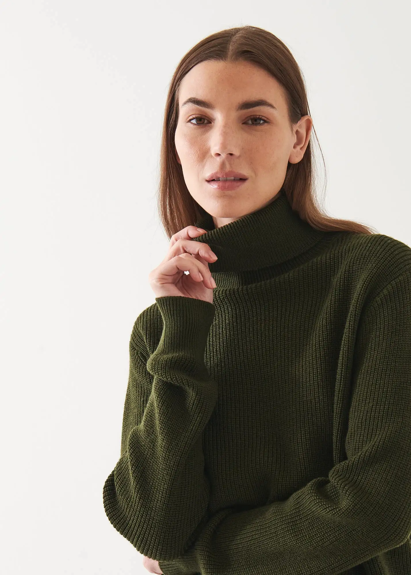 BOYFRIEND RIBBED TURTLENECK