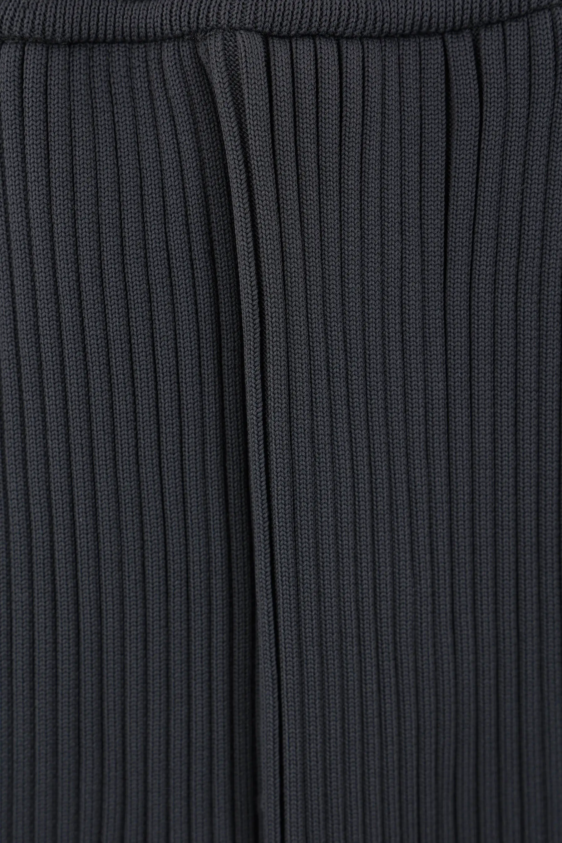 Fluted Tapered pants in ribbed recycled tecnical knit