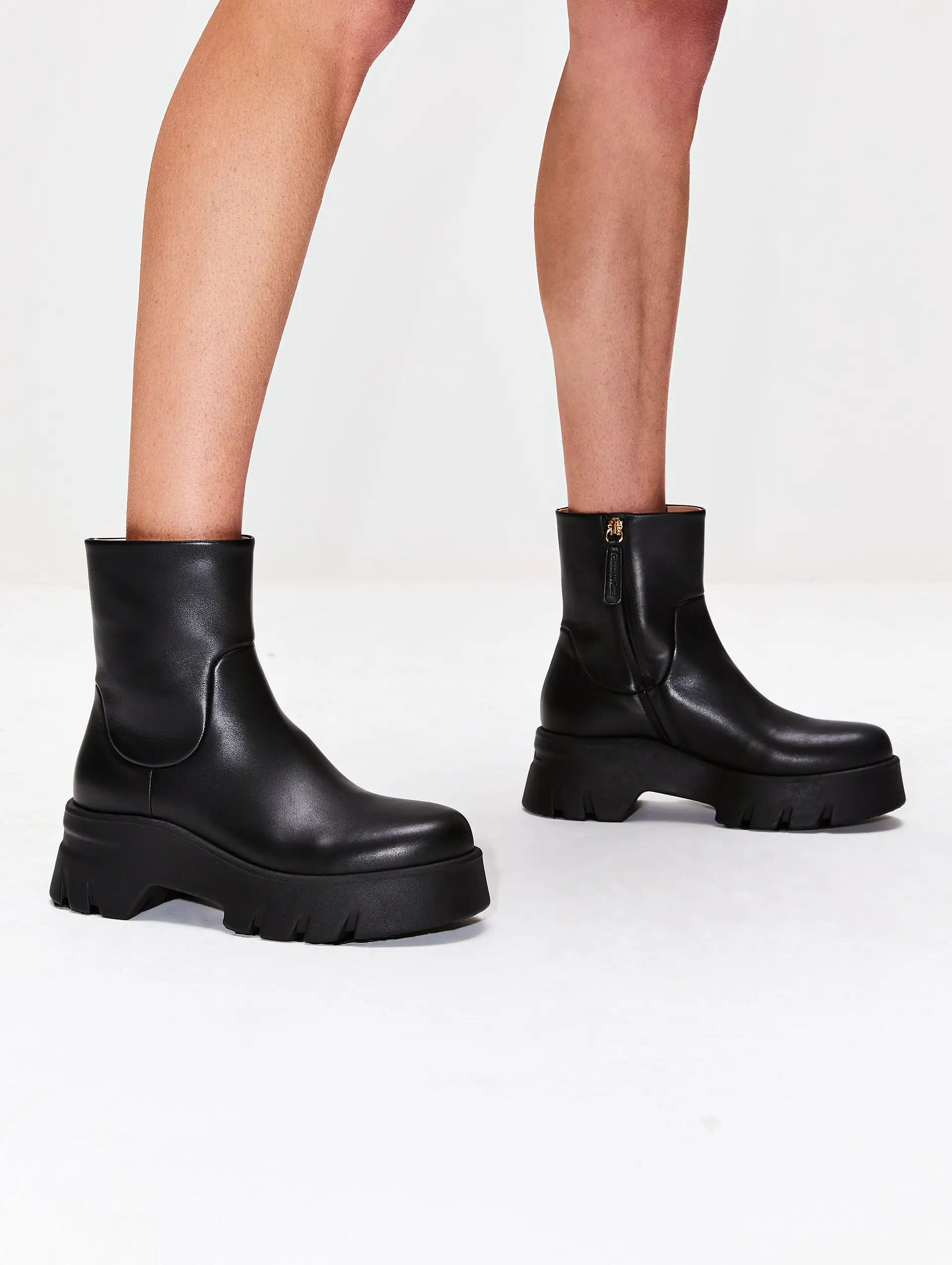 Montey Chelsea Boot