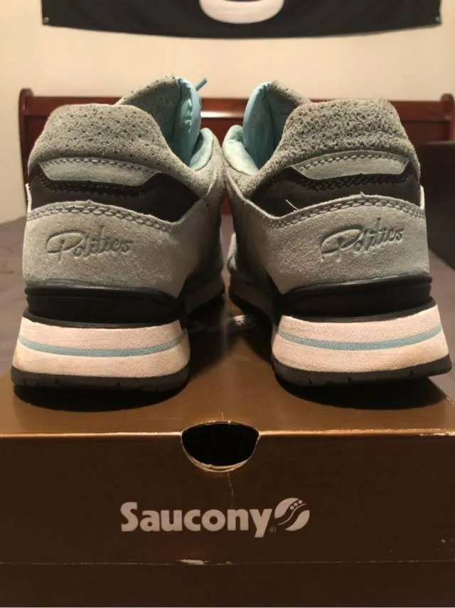 Sneaker poltics x saucony courageous 10